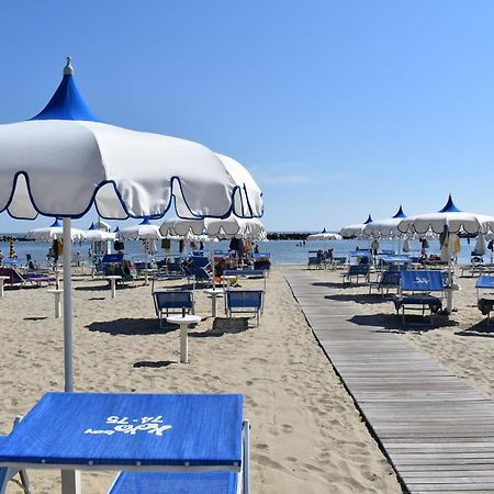 Hotel Urbinati Bellaria-Igea Marina Exterior foto